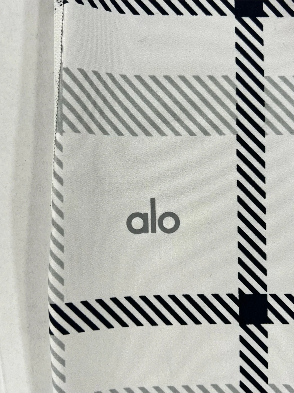 Alo High Waist Airlift Magnified Plaid Legging Ivory Black Tartan Leggings Small